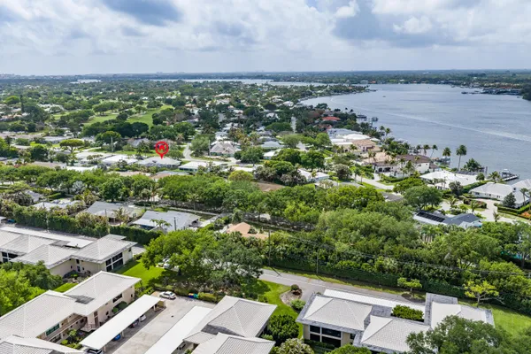 $1,450,000 | 359 Country Club Drive, Tequesta, FL 33469