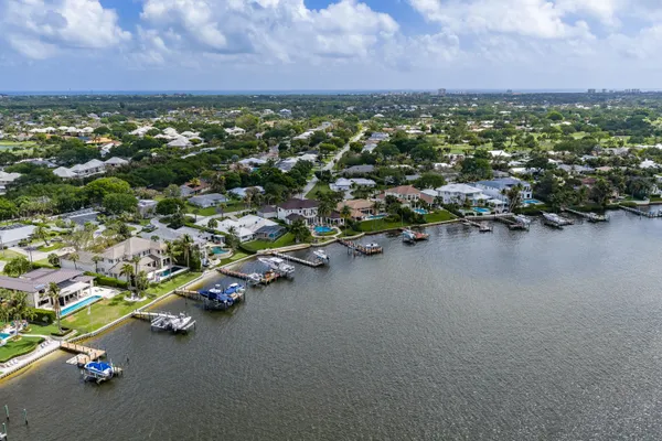 $1,450,000 | 359 Country Club Drive, Tequesta, FL 33469