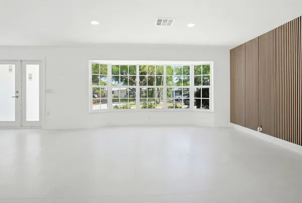 $1,450,000 | 359 Country Club Drive, Tequesta, FL 33469