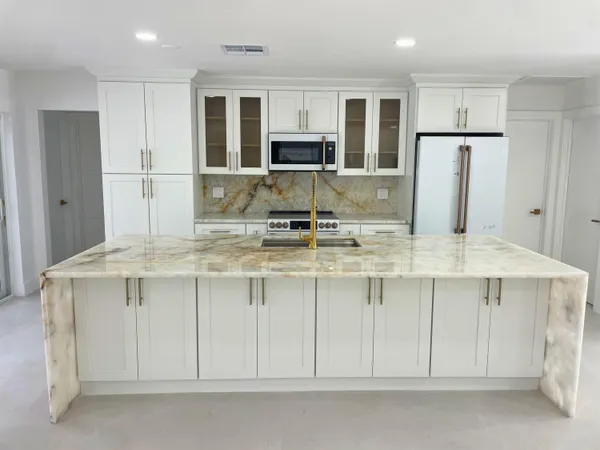 $1,450,000 | 359 Country Club Drive, Tequesta, FL 33469