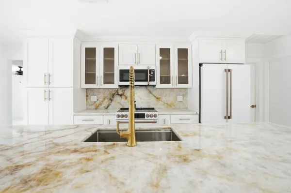 $1,450,000 | 359 Country Club Drive, Tequesta, FL 33469