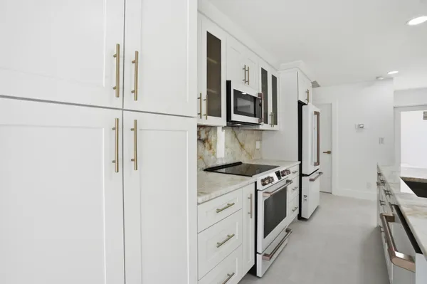 $1,450,000 | 359 Country Club Drive, Tequesta, FL 33469