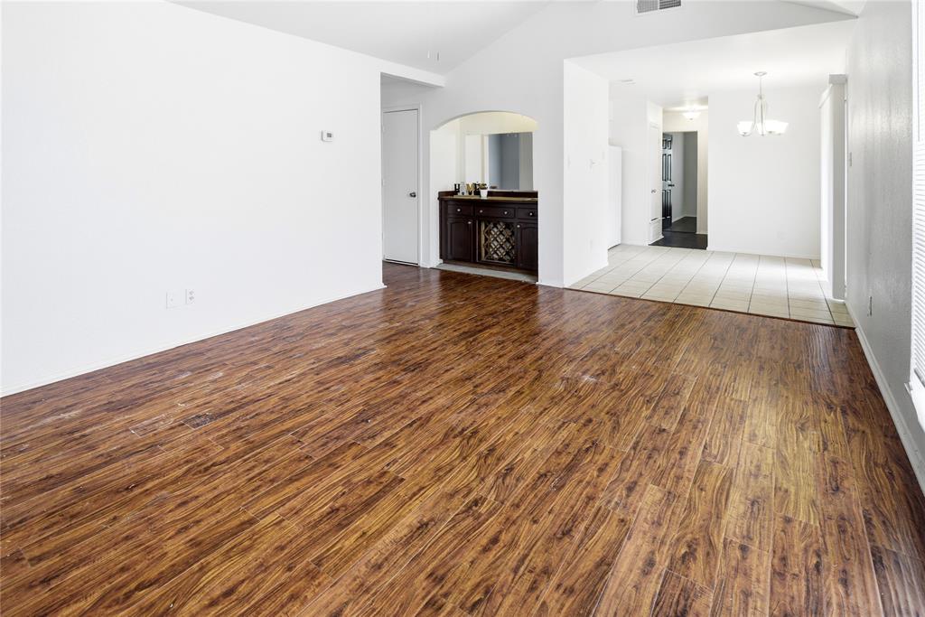 3324 Green Ridge Street Fort Worth, TX 76133 - Photo 3 of 18