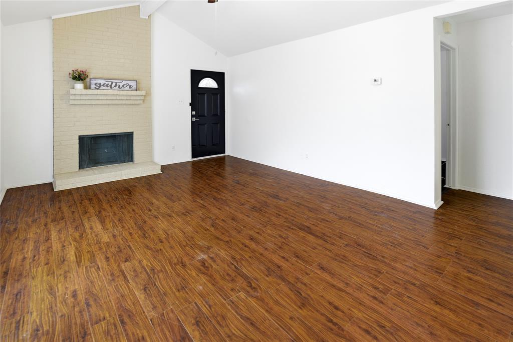 3324 Green Ridge Street Fort Worth, TX 76133 - Photo 4 of 18