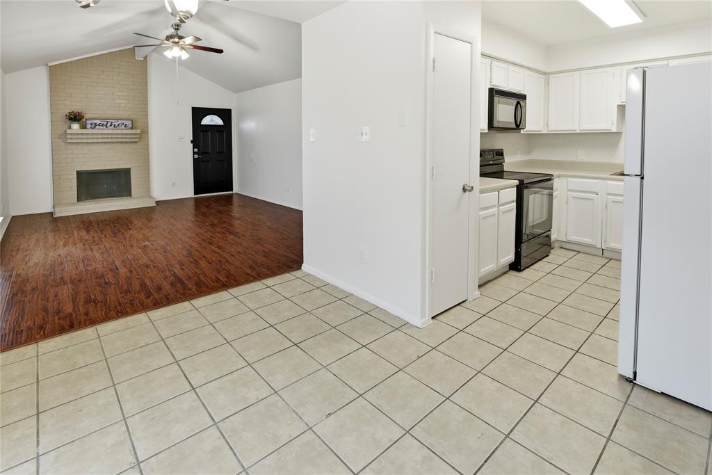 3324 Green Ridge Street Fort Worth, TX 76133 - Photo 6 of 18