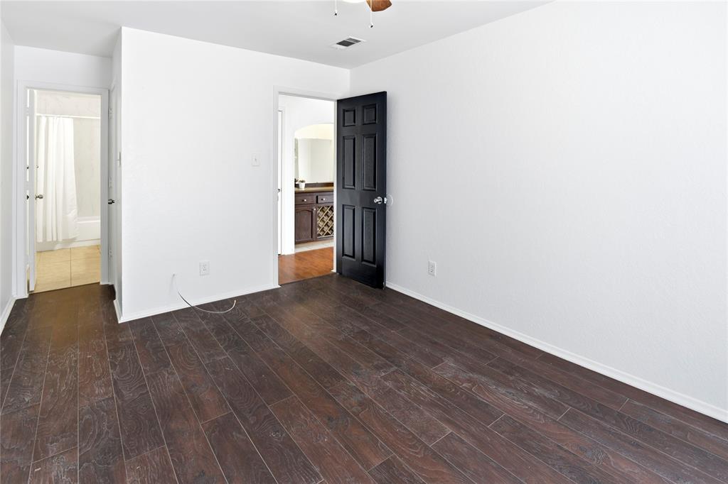 3324 Green Ridge Street Fort Worth, TX 76133 - Photo 8 of 18