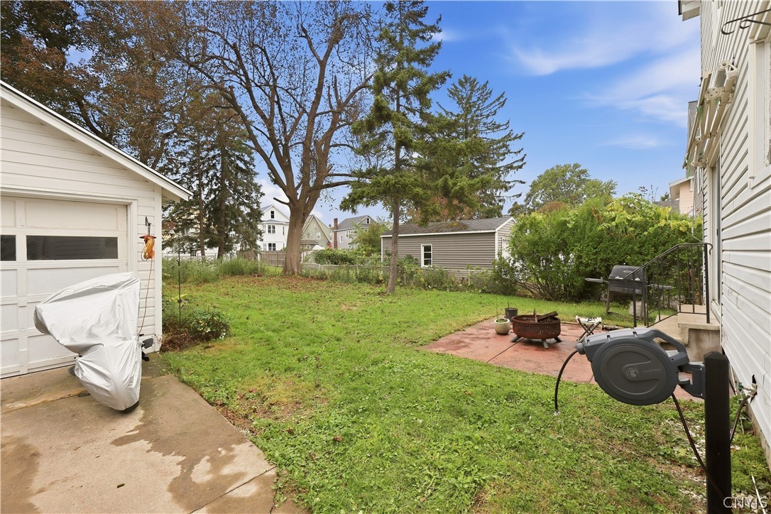 323 Harford Road Syracuse, NY 13208 - Photo 5 of 24 Gallery Image 5