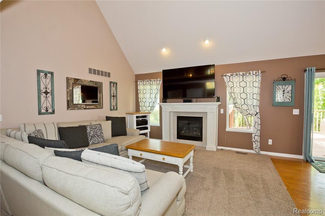 1361 Remsing Street Hartland, MI 48353 - Photo 3 of 33 592A6885.jpg