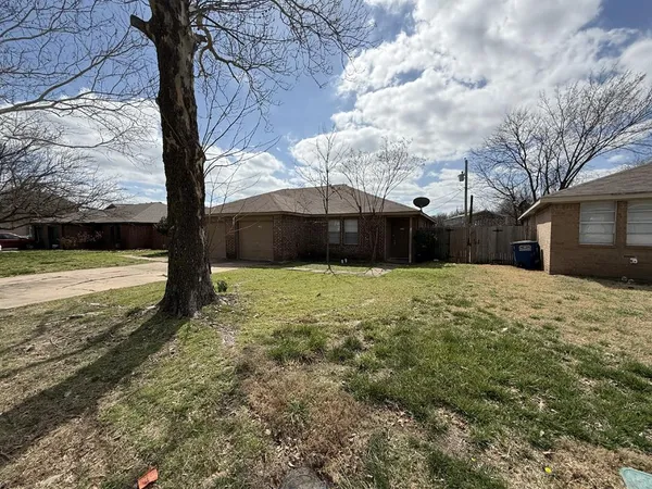 $1,350 | 724 Prairie Creek Drive, Princeton, TX 75407