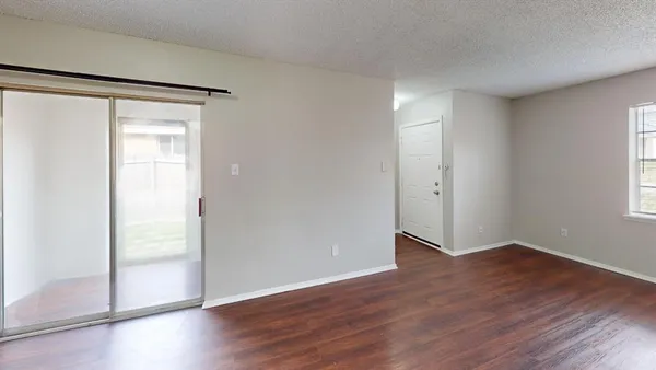 $1,350 | 724 Prairie Creek Drive, Princeton, TX 75407