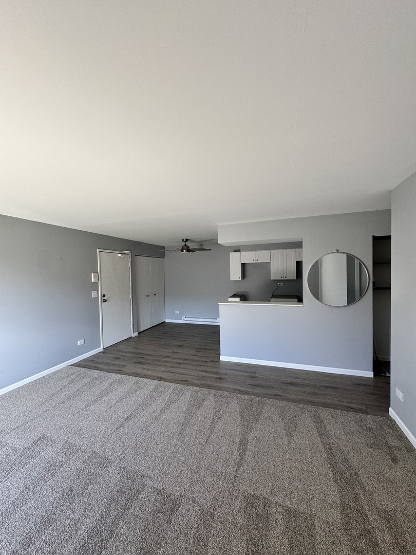 633 South Virginia Road, Unit 214 Crystal Lake, IL 60014 - Photo 4 of 10