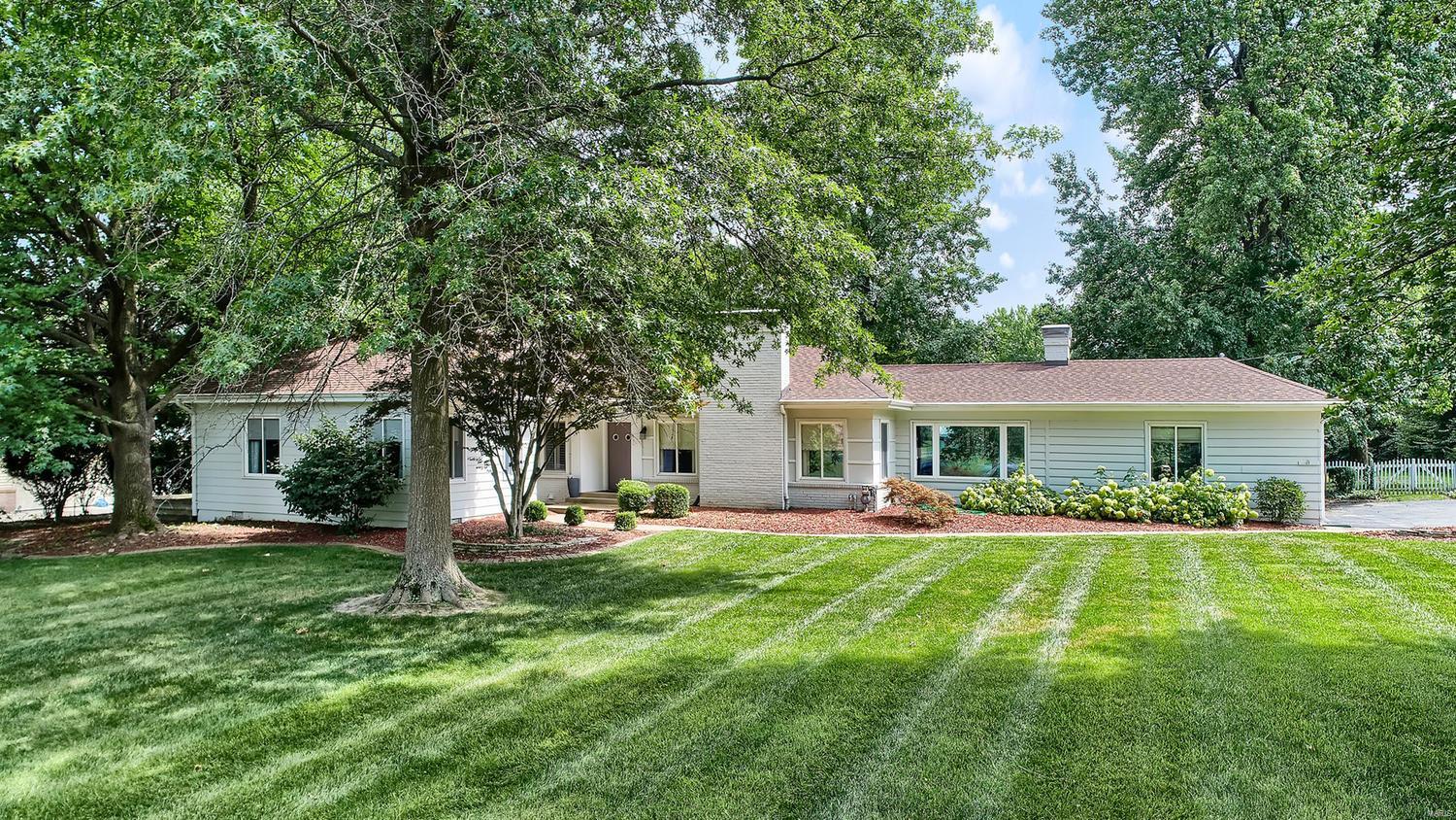 12114 Ladue Road St. Louis, MO 63141 - Photo 2 of 37 Gallery Image 2