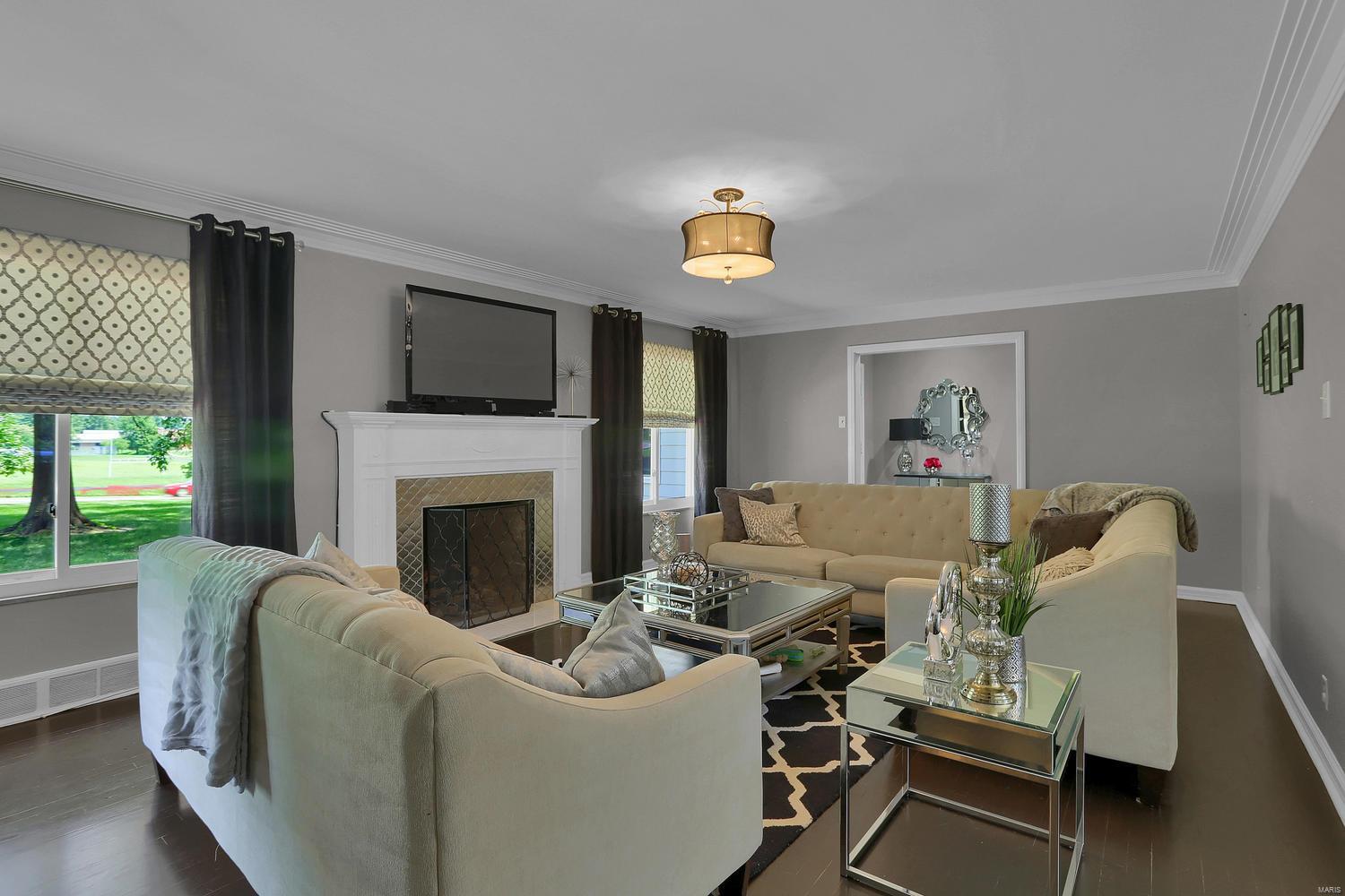 12114 Ladue Road St. Louis, MO 63141 - Photo 4 of 37 Gallery Image 4