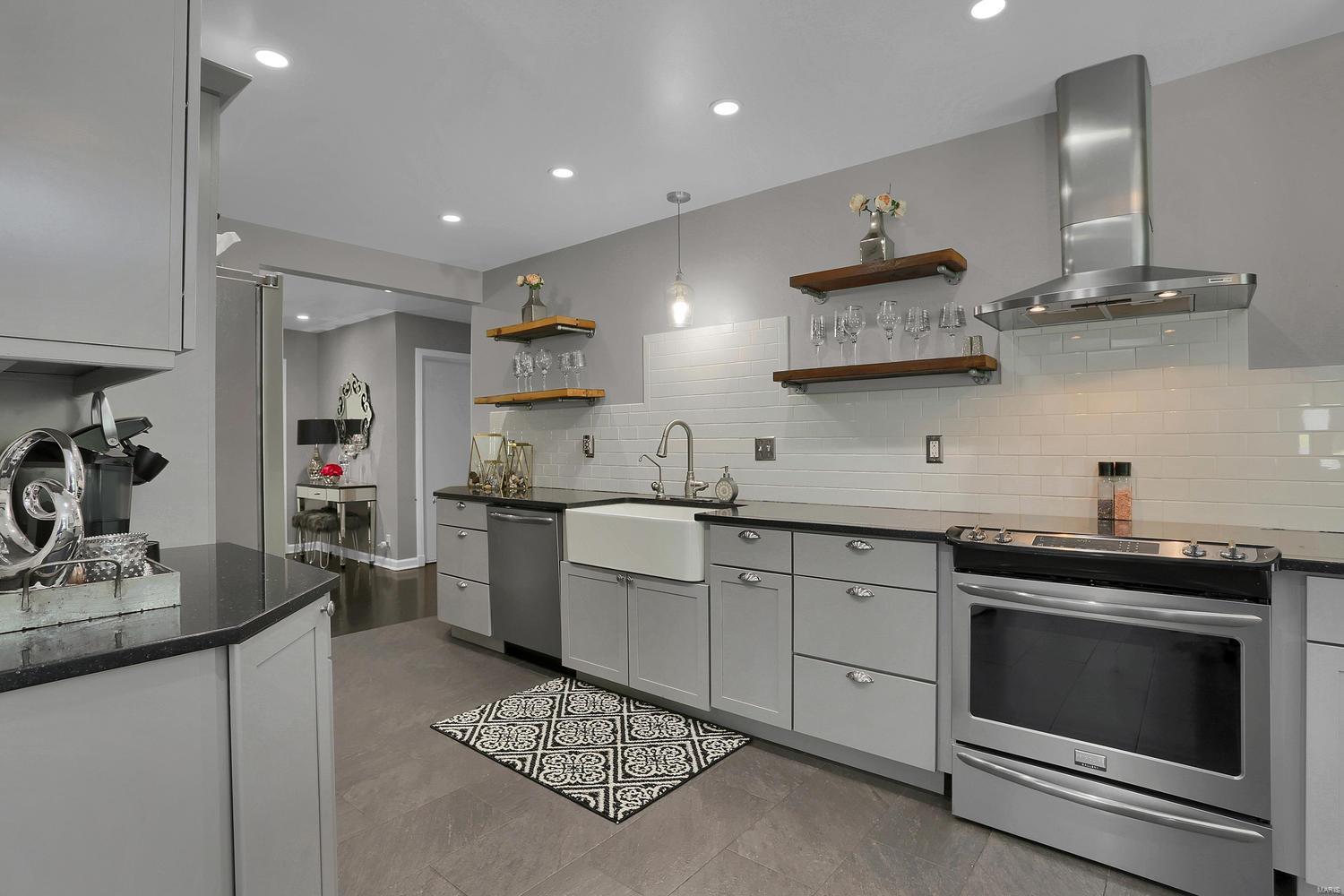 12114 Ladue Road St. Louis, MO 63141 - Photo 6 of 37 Gallery Image 6