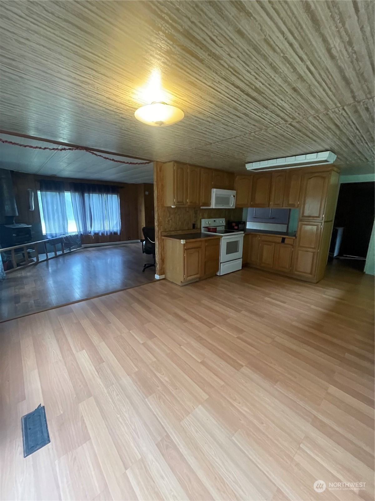 659 Smith Creek Road Raymond, WA 98577 - Photo 9 of 21 Gallery Image 9