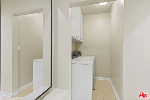 $3,650 | 117 North Kings Road, Los Angeles, CA 90048