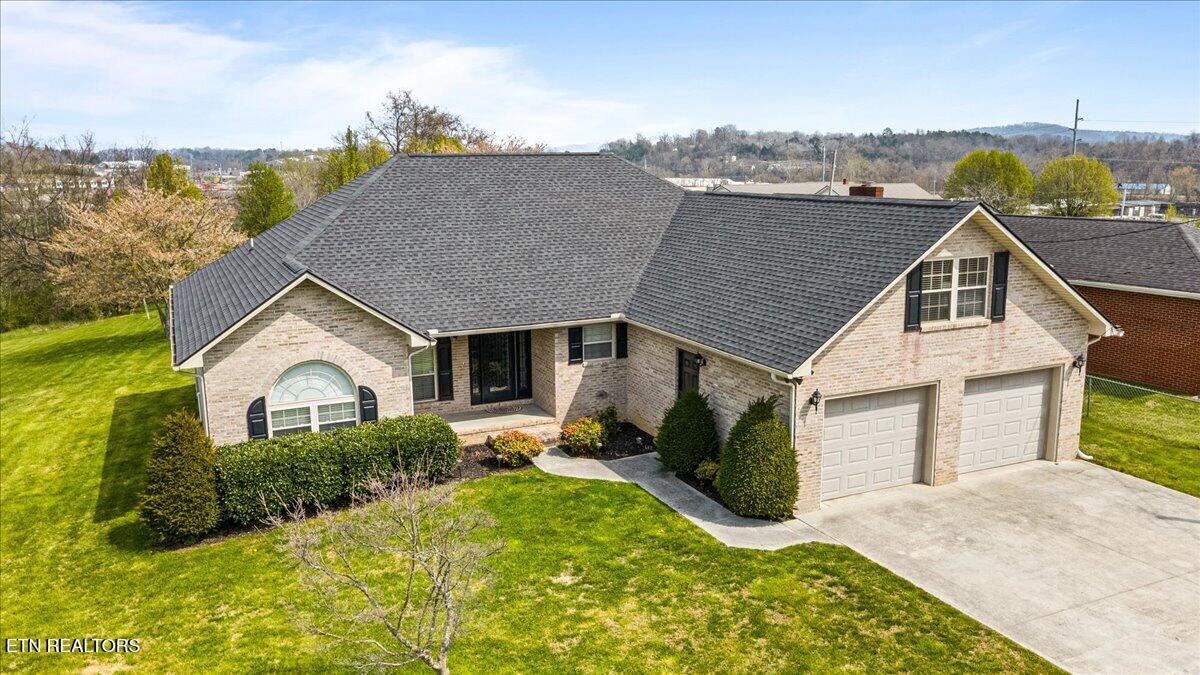 116 Colonial Heights La Follette, TN 37766 - Photo 2 of 54 01-116 Colonial Heights