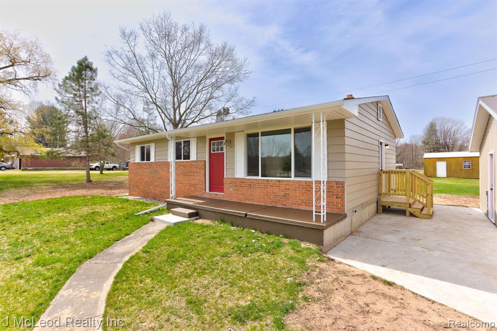 8120 Irish Road Millington, MI 48746 - Photo 2 of 36