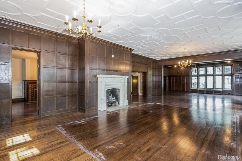 12 Rathbone Place Grosse Pointe, MI 48230 - Photo 37 of 39 1005-3043035-small.jpg