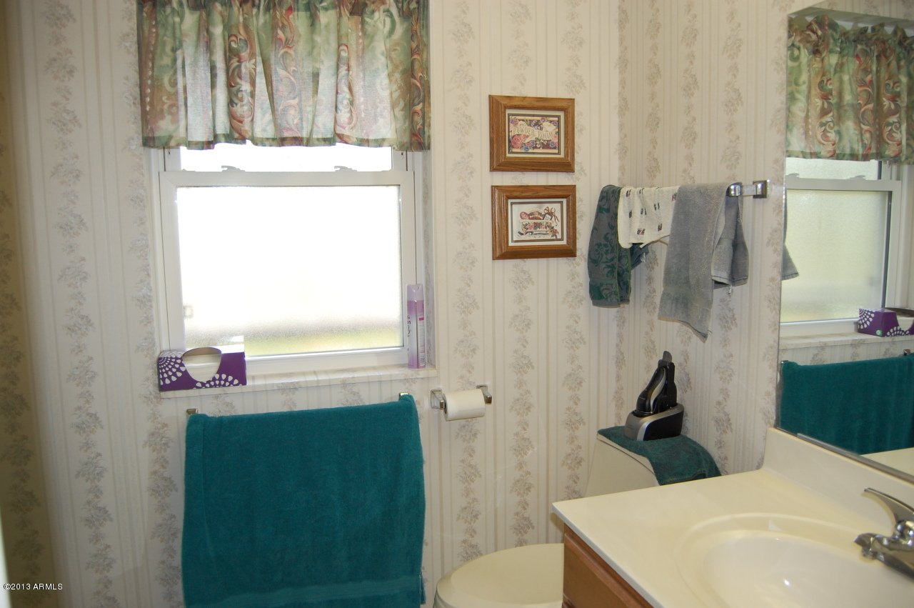 10027 West Mountain View Road Sun City, AZ 85351 - Photo 13 of 27 DSC_0056