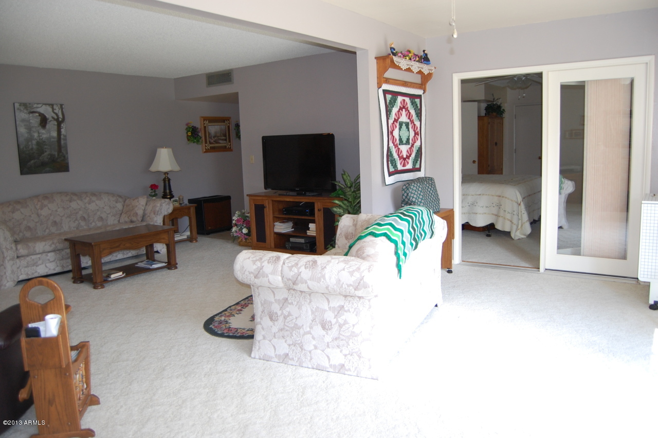 10027 West Mountain View Road Sun City, AZ 85351 - Photo 15 of 27 DSC_0058