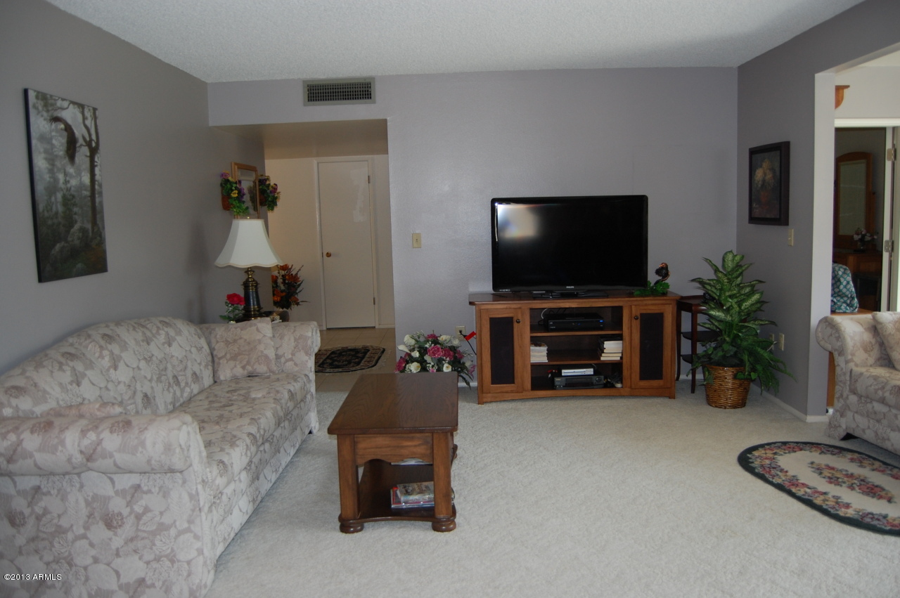 10027 West Mountain View Road Sun City, AZ 85351 - Photo 16 of 27 DSC_0059