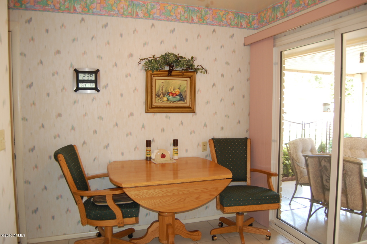 10027 West Mountain View Road Sun City, AZ 85351 - Photo 3 of 27 DSC_0046