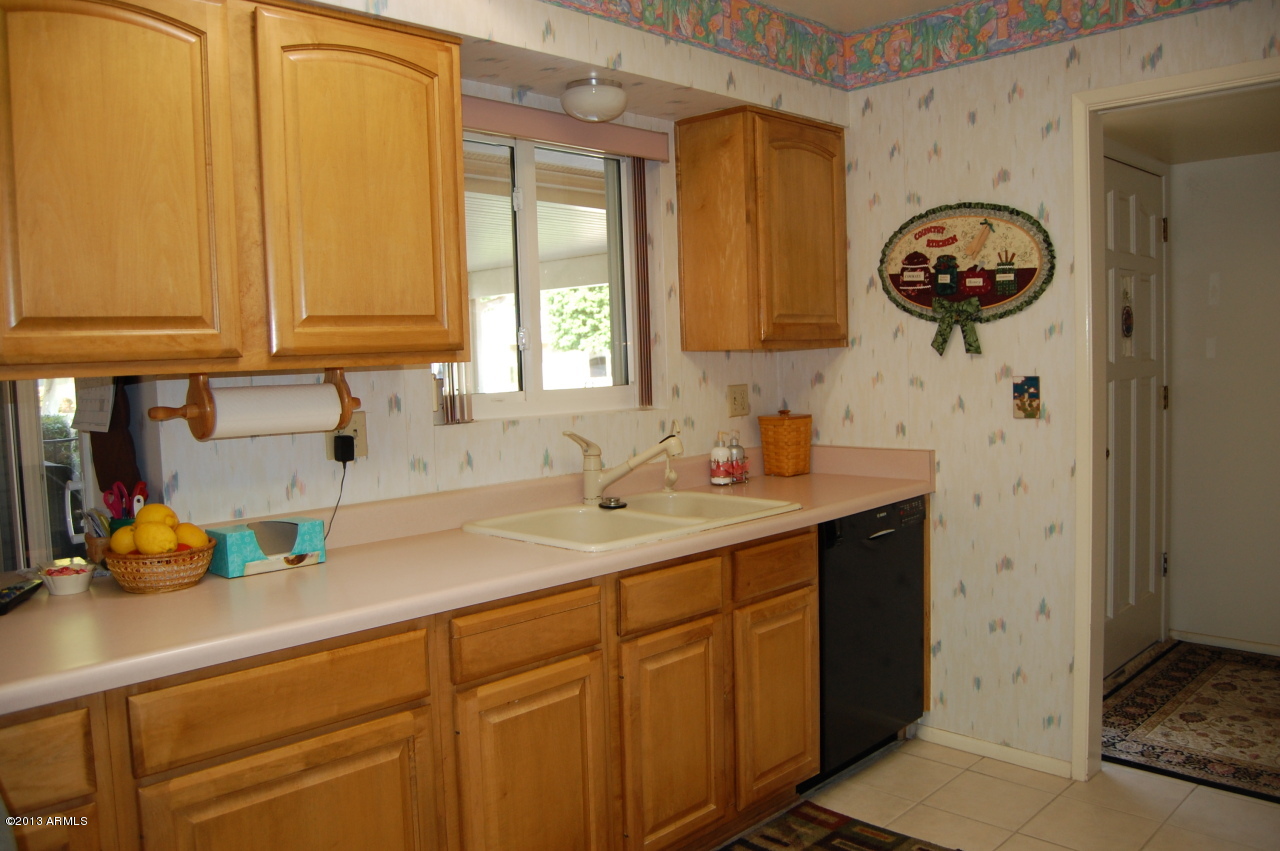 10027 West Mountain View Road Sun City, AZ 85351 - Photo 7 of 27 DSC_0050