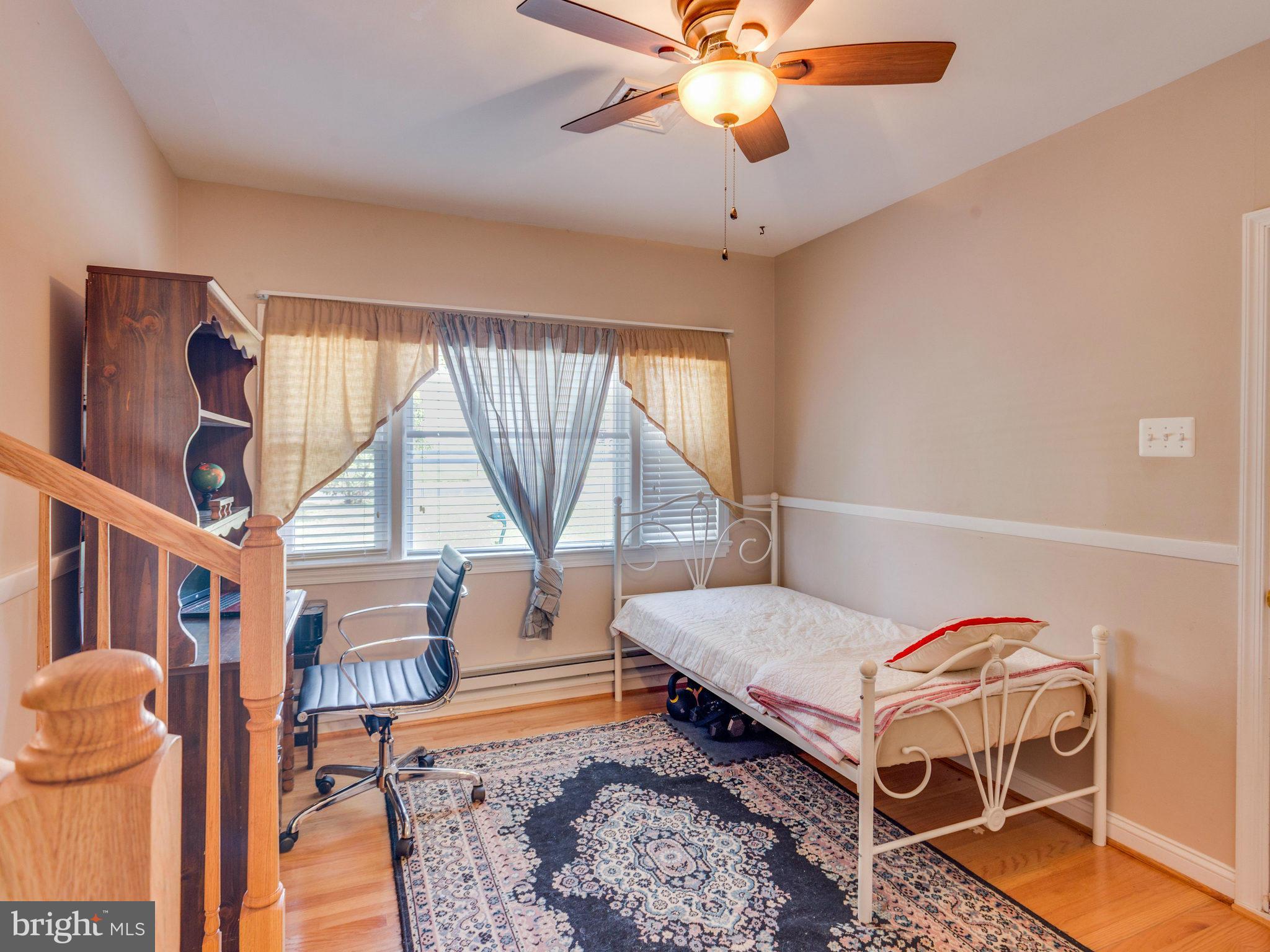9207 Mathis Avenue Manassas, VA 20110 - Photo 20 of 30 Bedroom