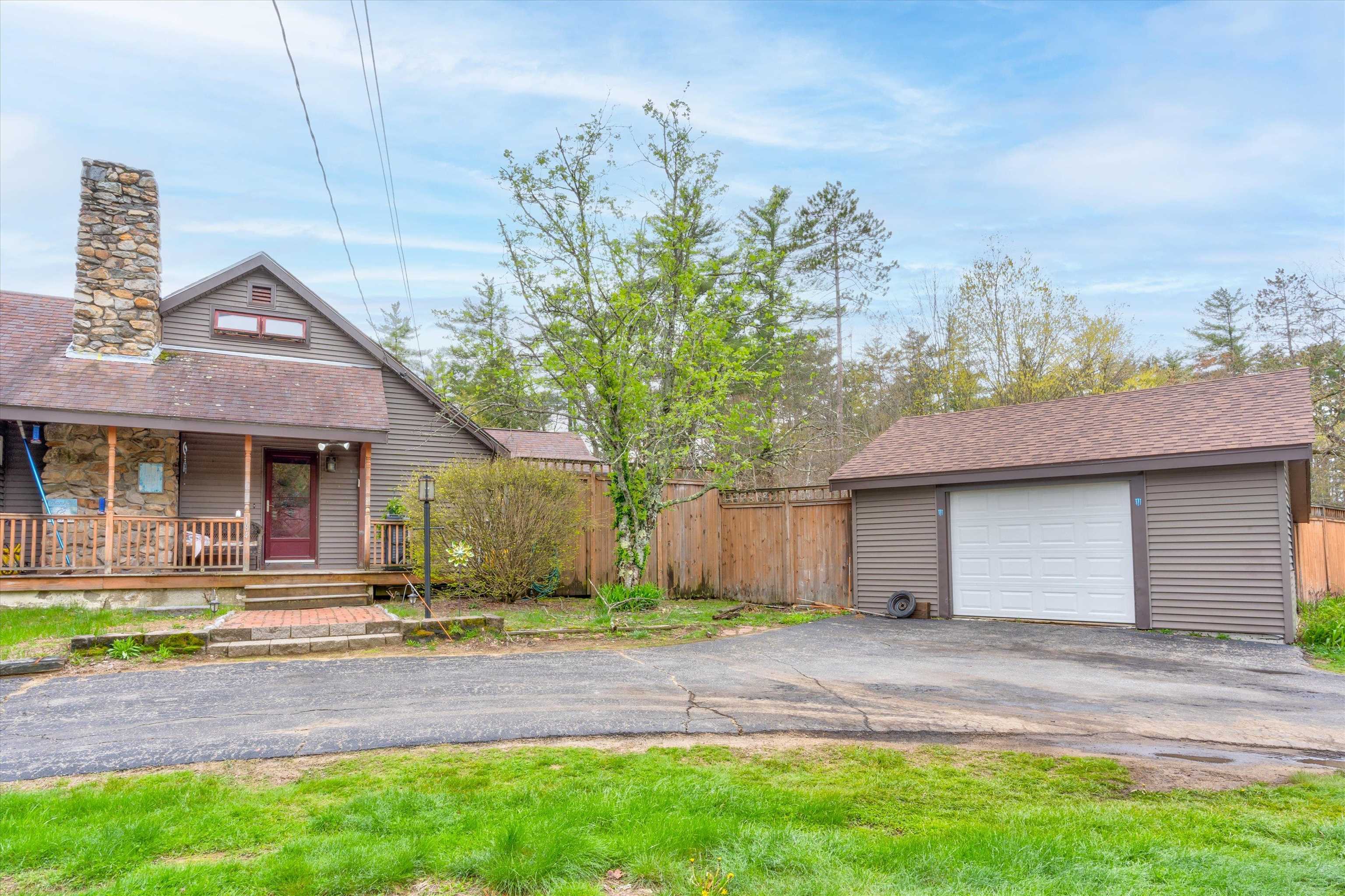 184 Stage Road Nottingham, NH 03290 - Photo 2 of 38