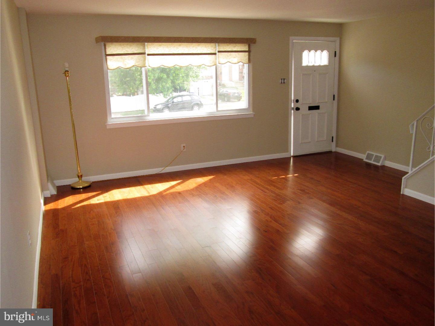 3640 Academy Road Philadelphia, PA 19154 - Photo 8 of 21 Living Room