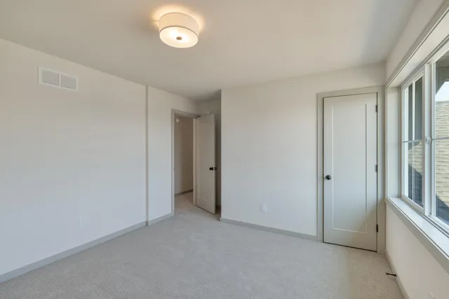 $749,000 | 5036 Airlake Draw, Woodbury, MN 55129