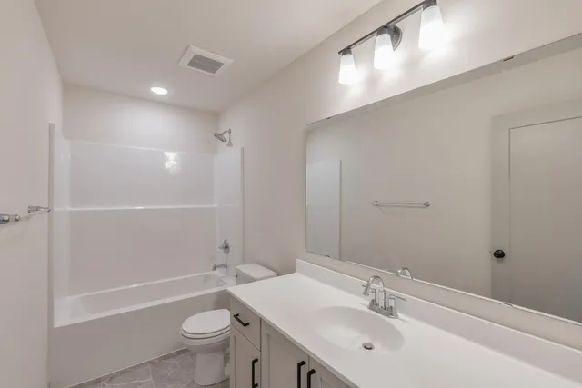 $749,000 | 5036 Airlake Draw, Woodbury, MN 55129