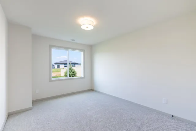 $749,000 | 5036 Airlake Draw, Woodbury, MN 55129