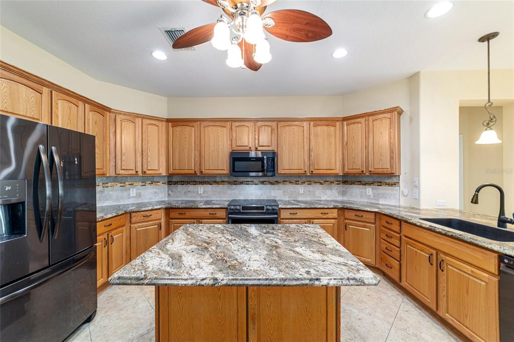 13265 Southeast 91st Court Road Summerfield, FL 34491 - Photo 13 of 24