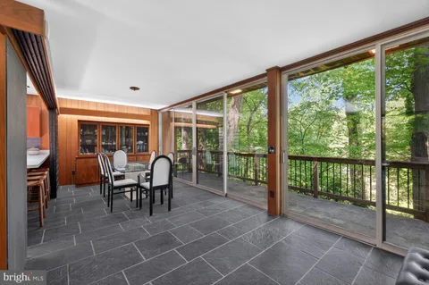 $950,000 | 401 Willington Drive, Silver Spring, MD 20904