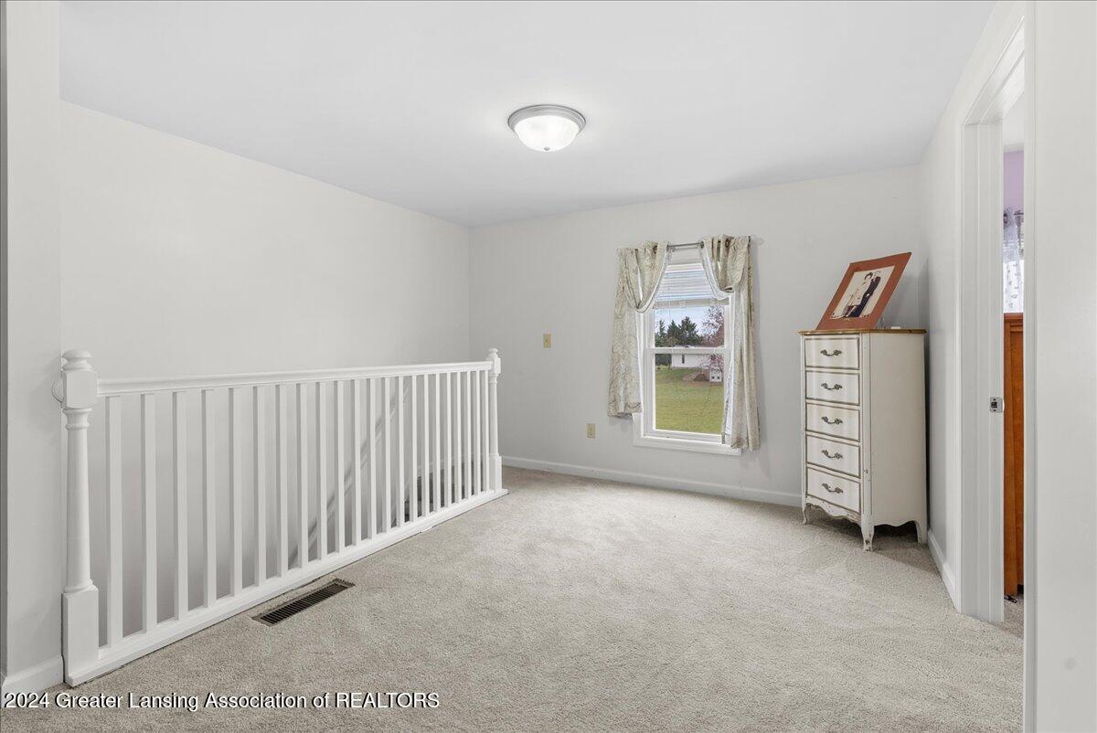 11739 Oneida Road Grand Ledge, MI 48837 - Photo 19 of 36 45-Media Jett - 47