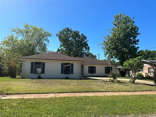 $2,000 | 1795 South Lilac Circle, Titusville, FL 32796