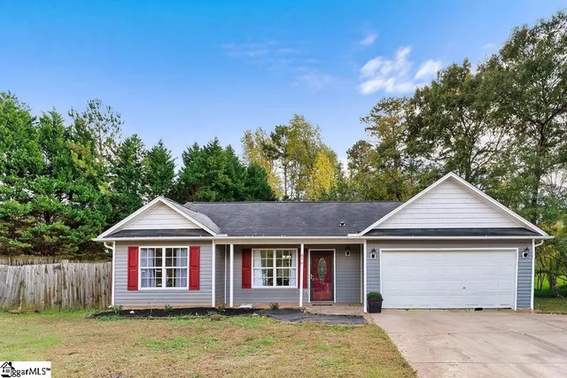 $235,000 | 816 Gray Eagle Lane, Boiling Springs, SC 29316