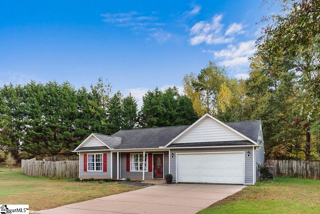 816 Gray Eagle Lane Boiling Springs, SC 29316 - Photo 2 of 25