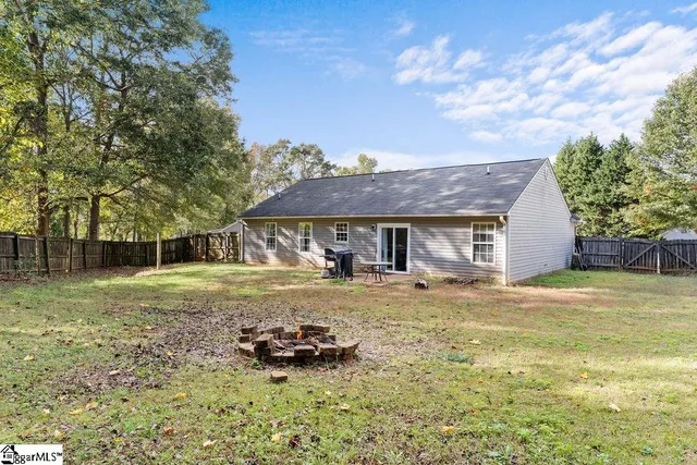 $235,000 | 816 Gray Eagle Lane, Boiling Springs, SC 29316