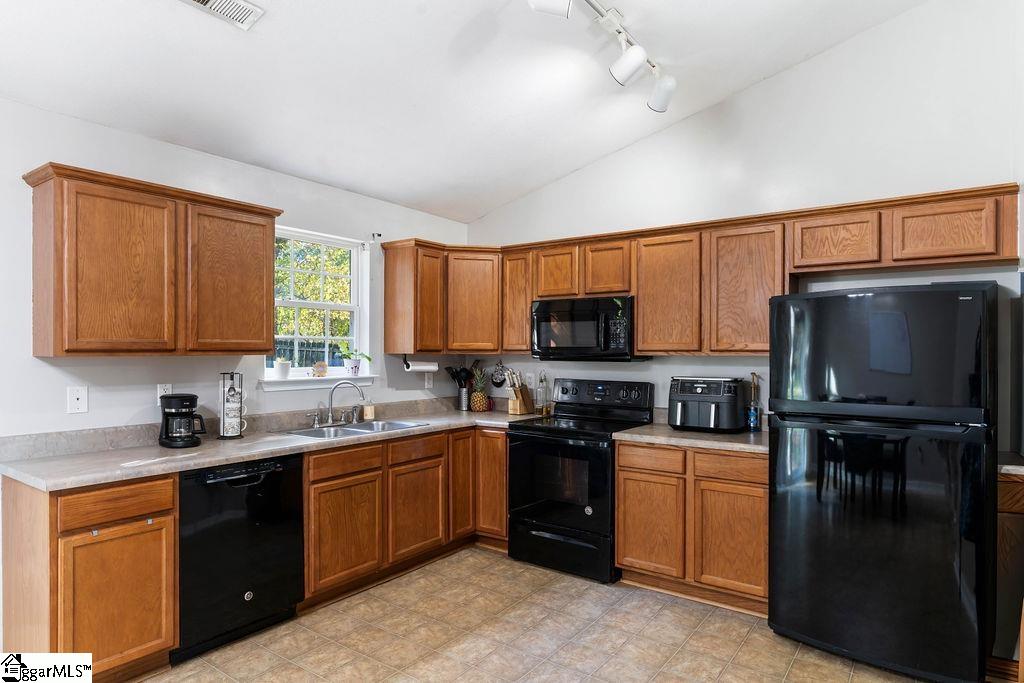 816 Gray Eagle Lane Boiling Springs, SC 29316 - Photo 10 of 25