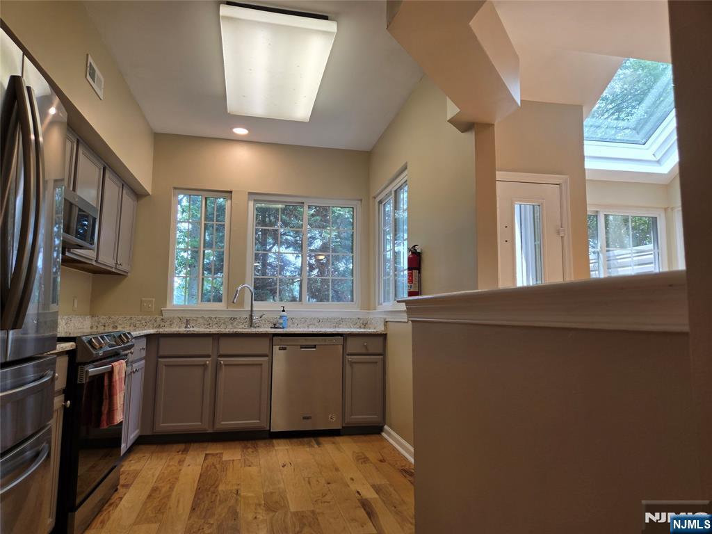 42 Birchwood Road Bedminster, NJ 07921 - Photo 6 of 46