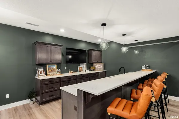 $379,900 | 833 Stonelake Drive, Metamora, IL 61548