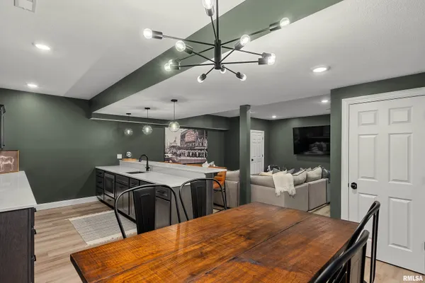 $379,900 | 833 Stonelake Drive, Metamora, IL 61548