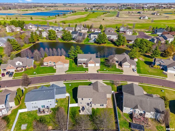 $379,900 | 833 Stonelake Drive, Metamora, IL 61548