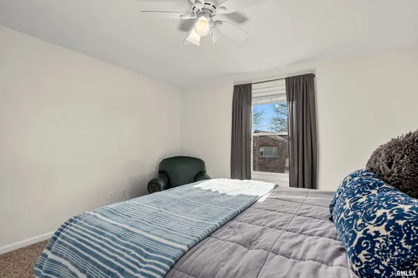 $379,900 | 833 Stonelake Drive, Metamora, IL 61548