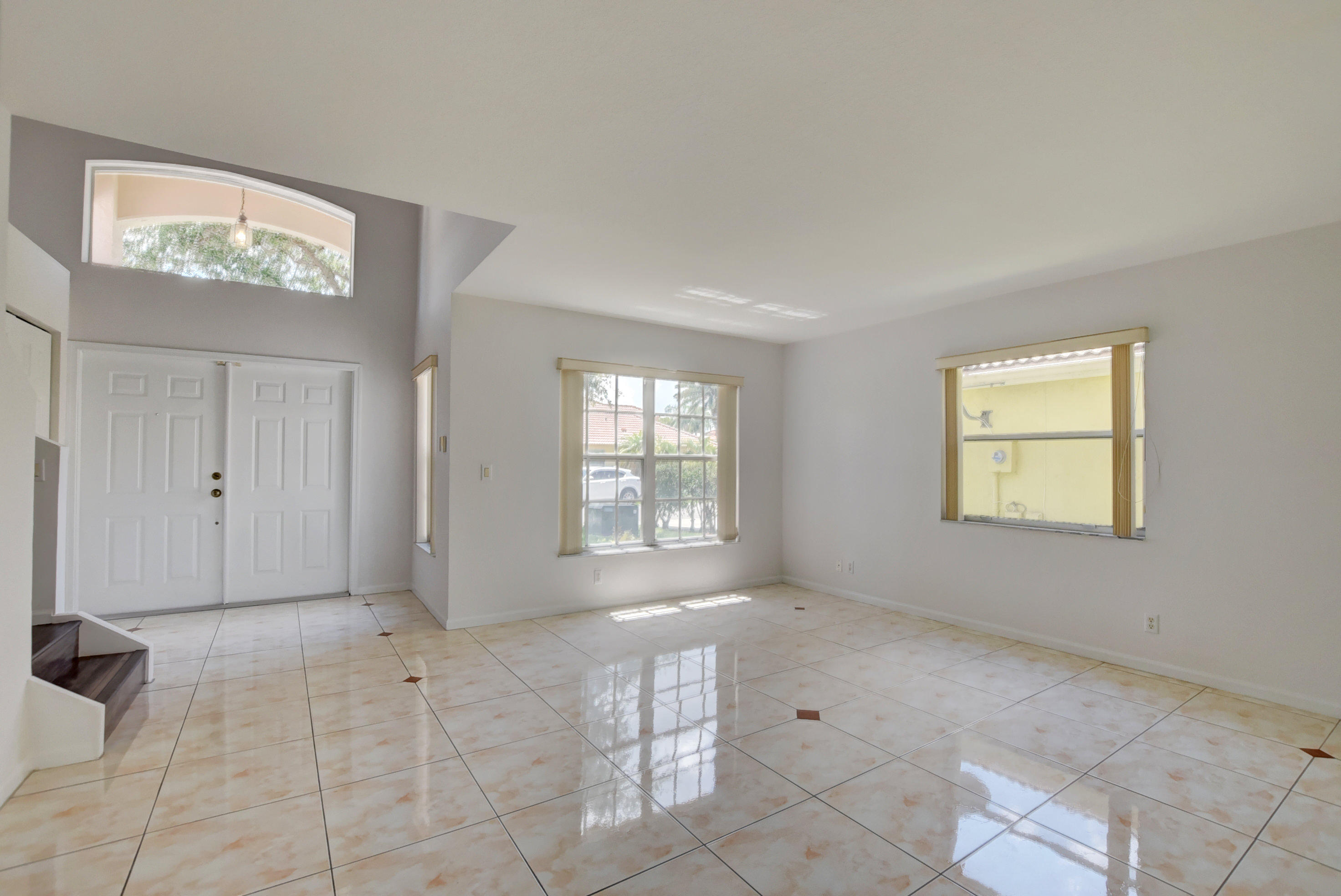 23429 Radient Court Boca Raton, FL 33428 - Photo 4 of 28 08_ebf_3148and4more