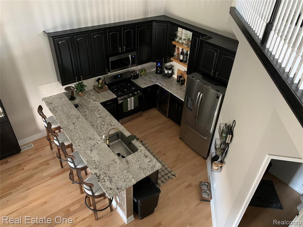 686 West Bluff Court, Unit 23 Rochester Hills, MI 48307 - Photo 11 of 43