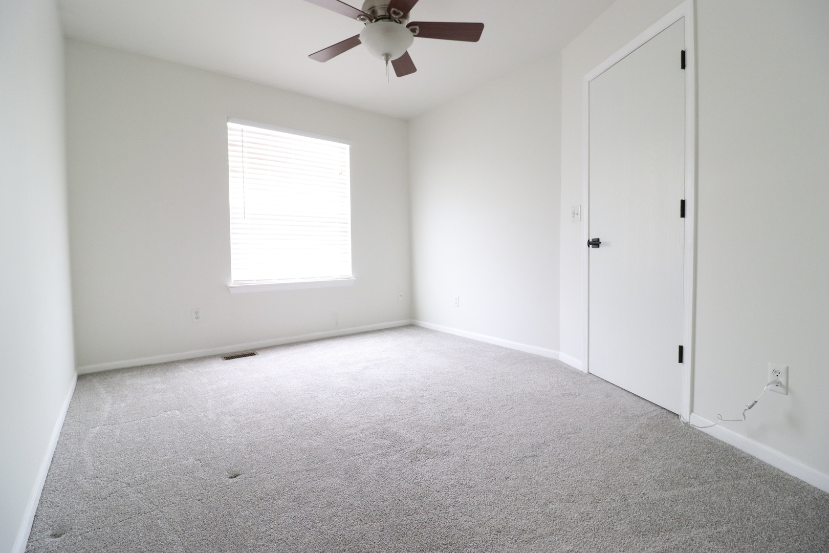 774 Hyacinth Lane DeKalb, IL 60115 - Photo 12 of 16